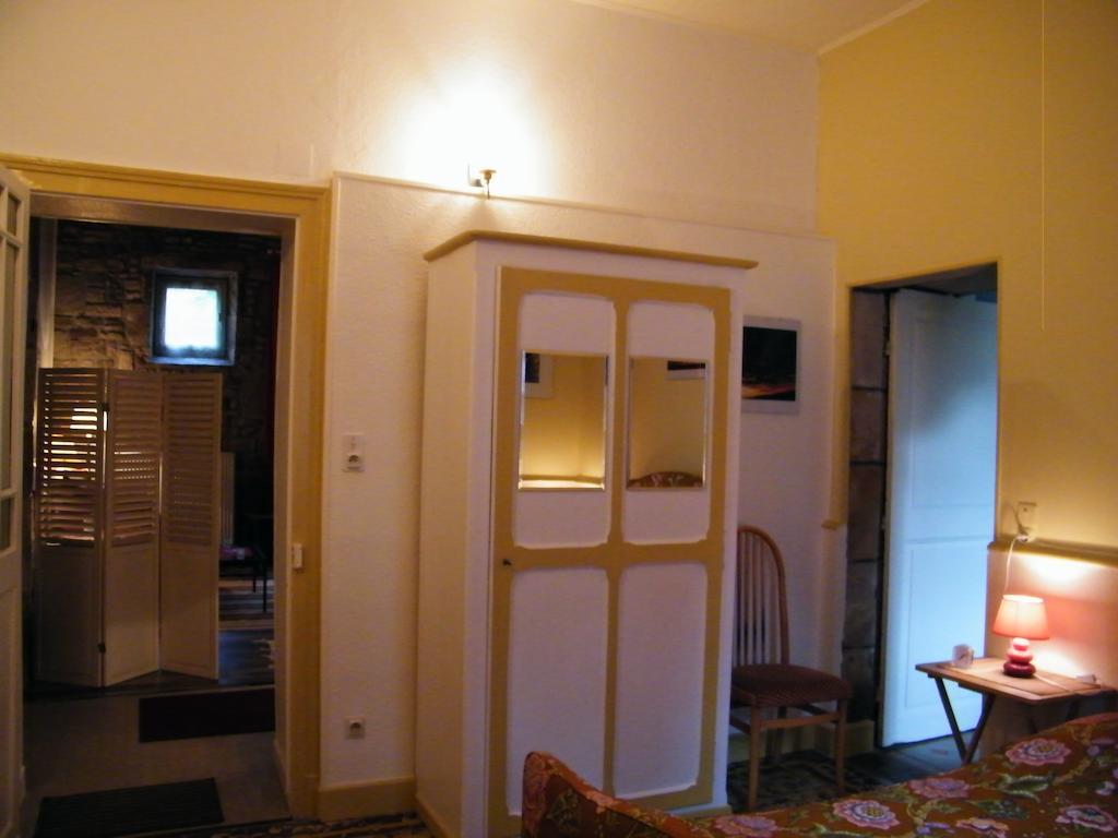 Villa Des Capucins Luxeuil-les-Bains Rum bild