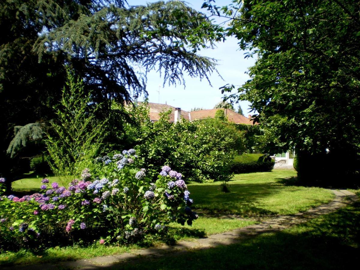 Villa Des Capucins Luxeuil-les-Bains Exteriör bild